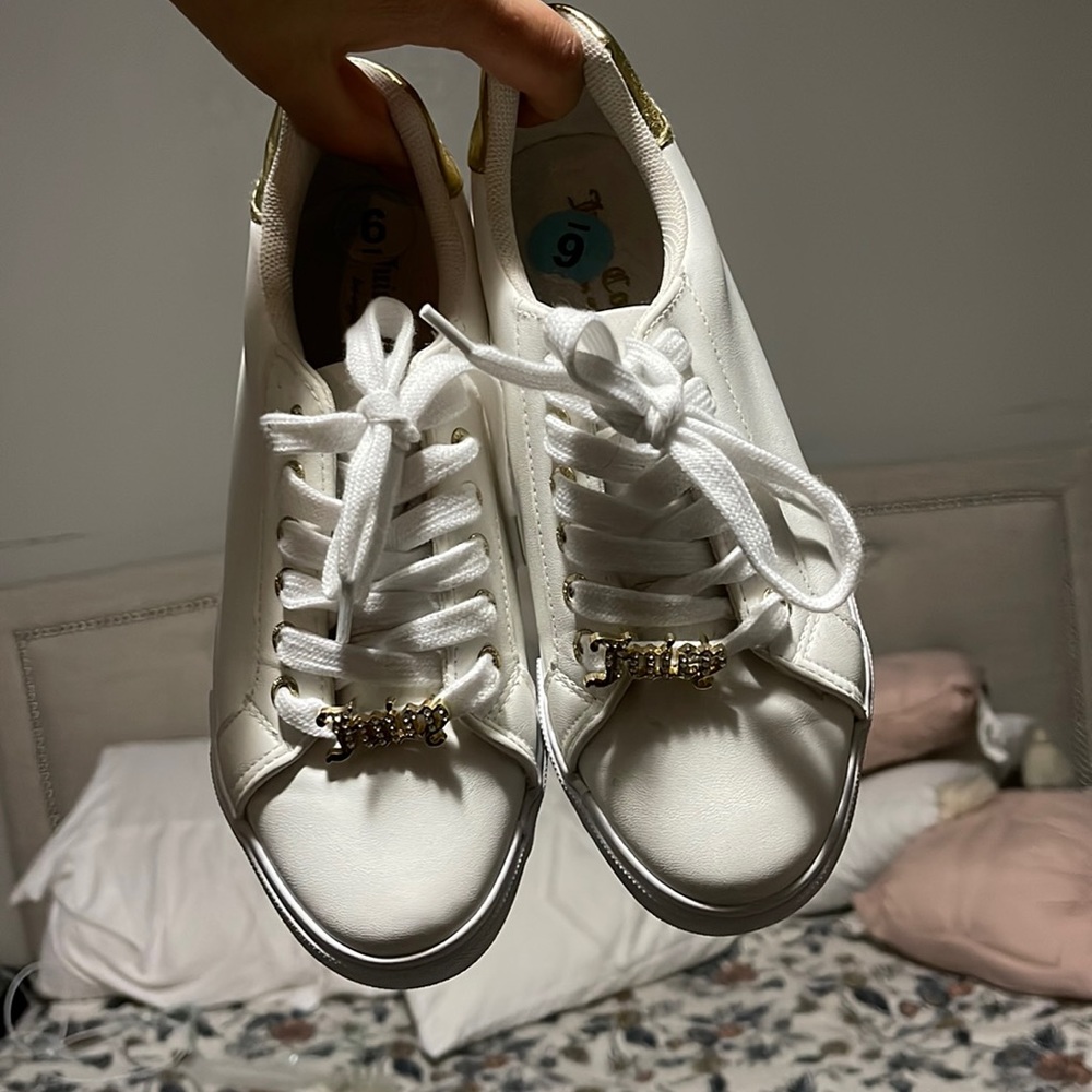 Juicy Couture Women’s Sneakers